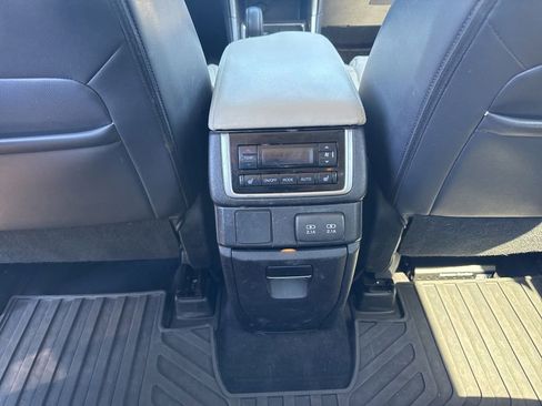 Used 2022 Subaru Ascent Limited w/ Technology Package AWD/4WD image 19
