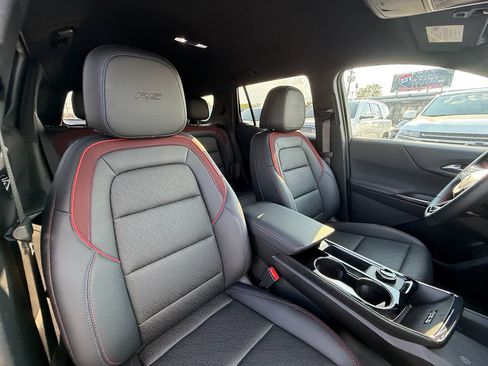 Used 2026 Chevrolet Equinox RS w/ Safety and Technology Package FWD image 24
