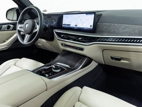Certified 2025 BMW X7 M60i image 28