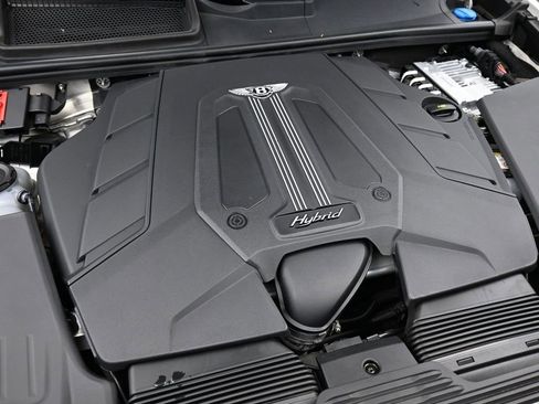 Certified 2024 Bentley Bentayga Plug-In Hybrid image 36
