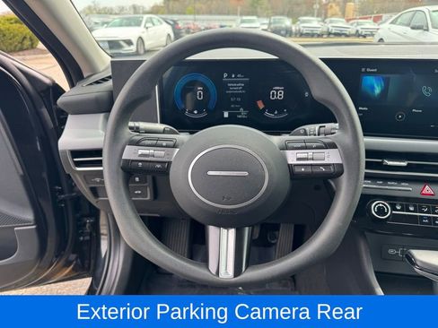 Used 2025 Hyundai Sonata SE FWD image 12