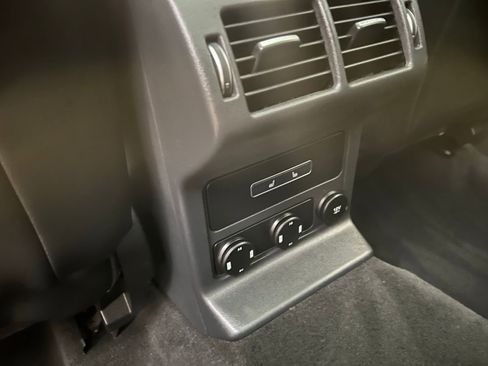 Used 2020 Jaguar F-PACE Premium image 22