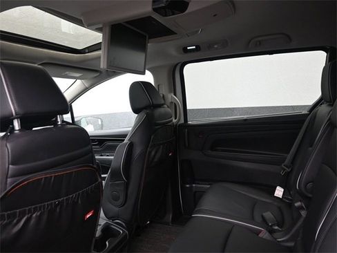 Used 2025 Honda Odyssey Elite image 21