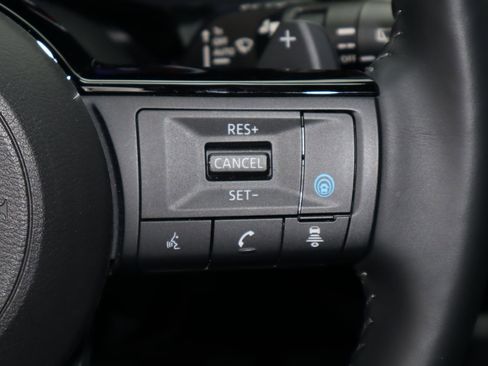 Used 2024 Nissan Pathfinder Platinum w/ Cargo Package image 15