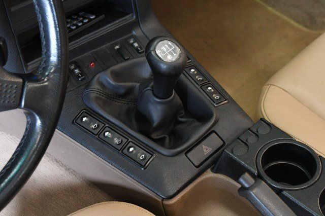 Used 1996 BMW 318i Convertible RWD image 22