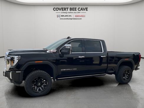 New 2025 GMC Sierra 2500 Denali w/ Denali Reserve Package image 4