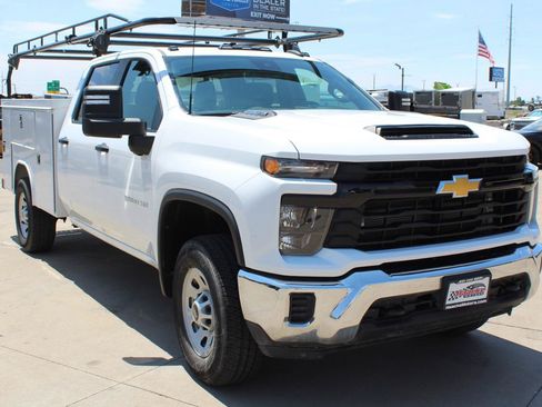 Used 2024 Chevrolet Silverado 3500 W/T w/ WT Convenience Package AWD/4WD image 4