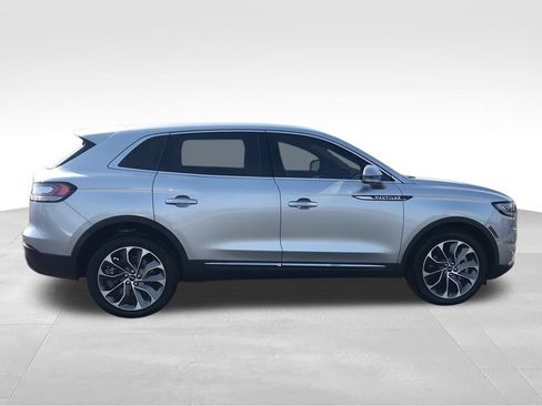 Used 2023 Lincoln Nautilus Reserve AWD/4WD image 9