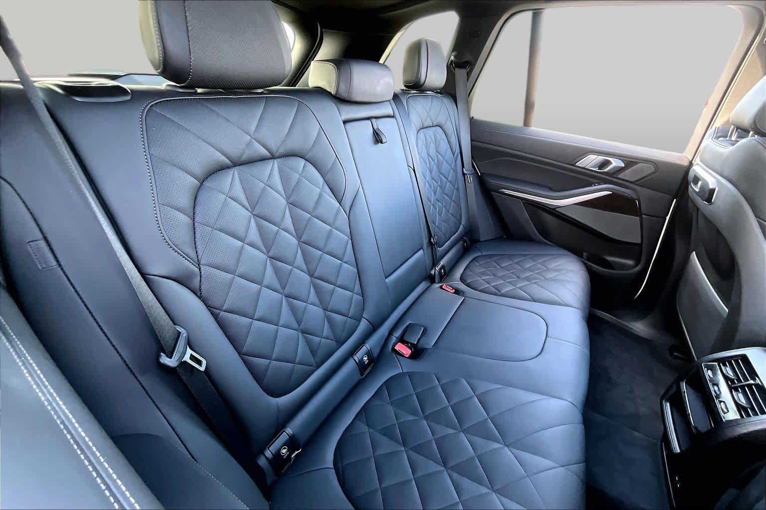 Used 2025 BMW X5 sDrive40i w/ Premium Package RWD image 18