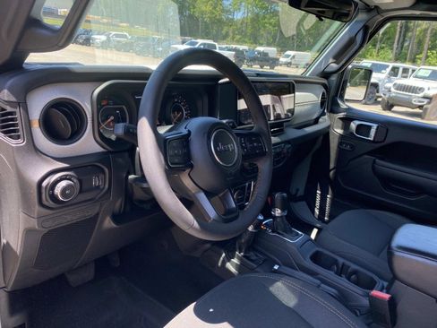 Used 2024 Jeep Wrangler Unlimited Sport AWD/4WD image 24