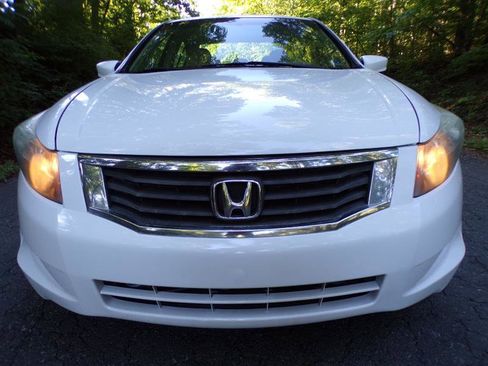 Used 2009 Honda Accord LX-P image 2