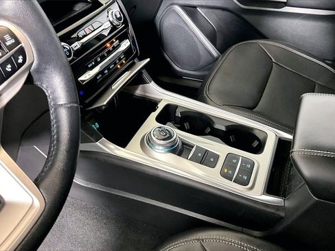 Used 2024 Ford Explorer Limited image 13