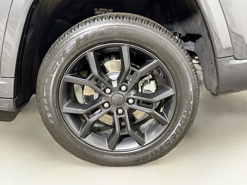 Used 2023 Jeep Grand Cherokee 30th Anniversary image 26