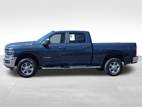 Used 2025 RAM 2500 Big Horn AWD/4WD image 2