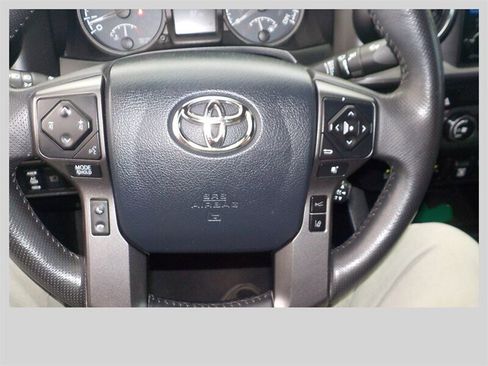 Used 2019 Toyota Tacoma TRD Off-Road image 21