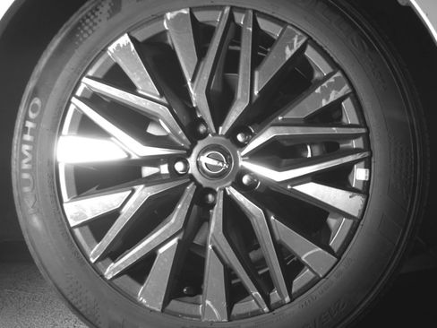 Used 2025 Nissan Altima 2.5 SV FWD image 16