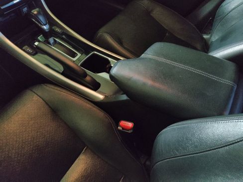 Used 2016 Honda Accord Touring image 26