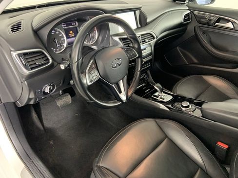 Used 2017 INFINITI QX30 Premium w/ Navigation Package image 29