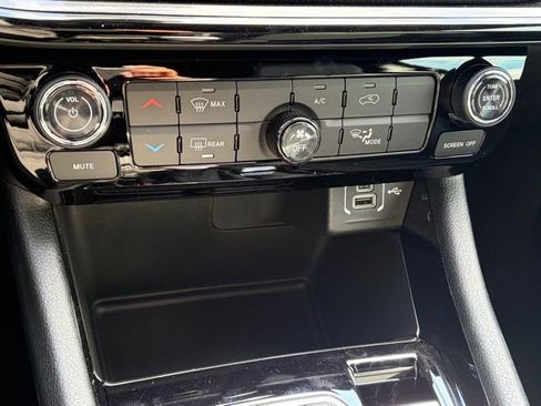New 2026 Jeep Compass Latitude AWD/4WD image 21