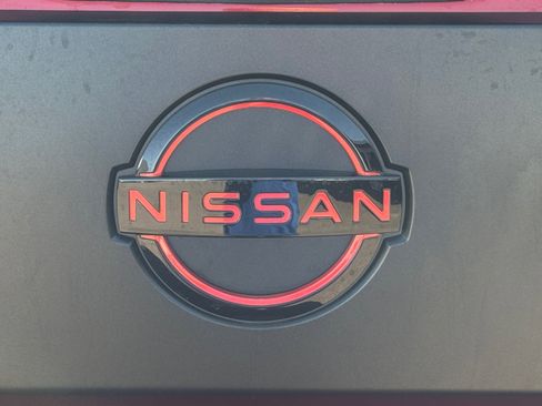 Used 2024 Nissan Titan PRO-4X w/ Pro-4x Convenience Package AWD/4WD image 12