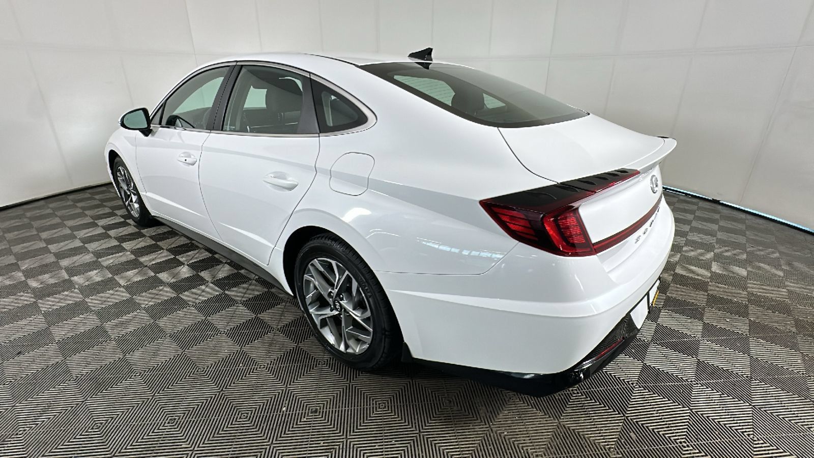 Used 2023 Hyundai Sonata SEL w/ Cargo Package FWD image 5