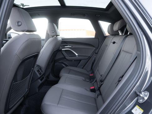 New 2025 Audi Q5 Premium image 24