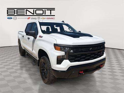 Used 2024 Chevrolet Silverado 1500 Custom Trail Boss AWD/4WD image 1
