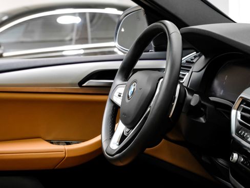 Used 2025 BMW X4 xDrive30i image 18