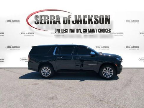 Used 2021 Chevrolet Suburban Premier w/ Premium Package AWD/4WD image 9