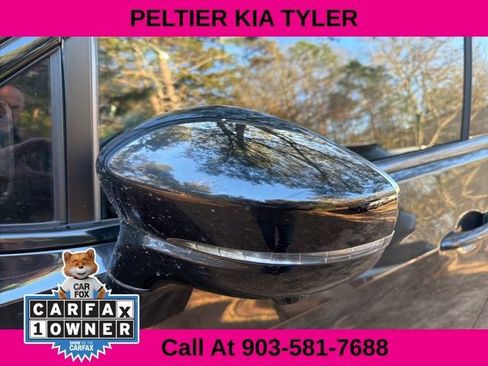 Used 2023 Chrysler Pacifica Limited w/ S Appearance Package image 6