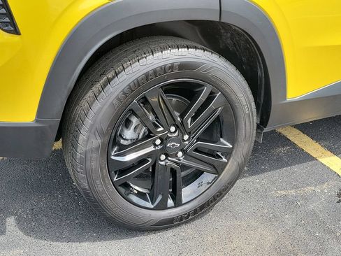 Used 2024 Chevrolet Trax ACTIV w/ Sunroof Package FWD image 7