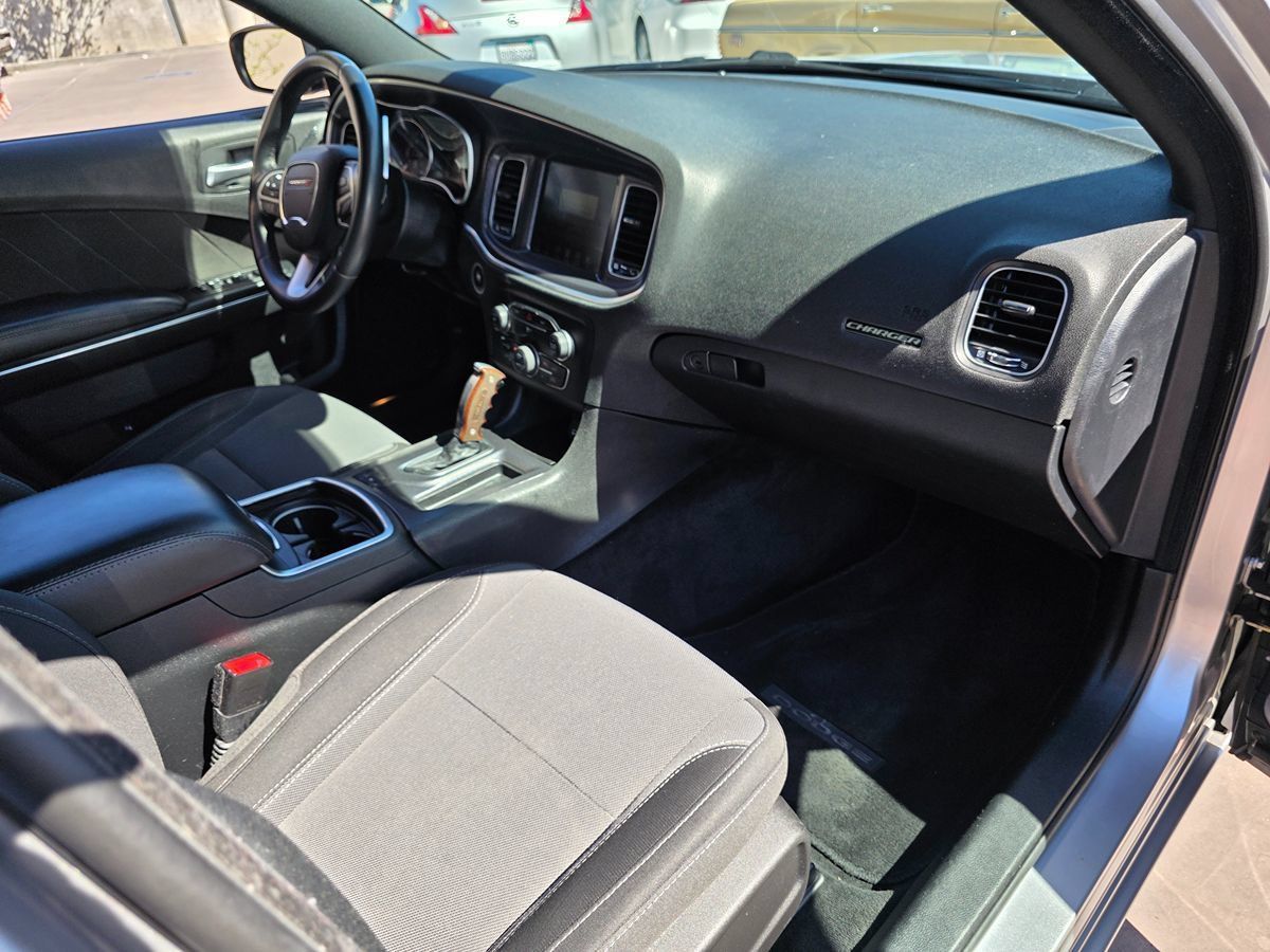 Used 2016 Dodge Charger R/T RWD image 15