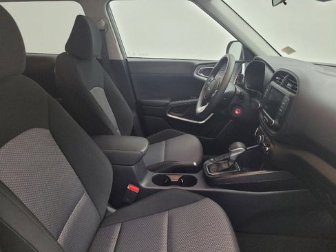 Used 2025 Kia Soul LX w/ LX Technology Package image 21