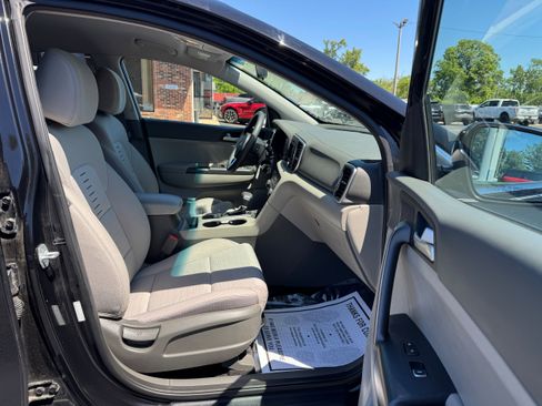 Used 2018 Kia Sportage LX AWD/4WD image 17