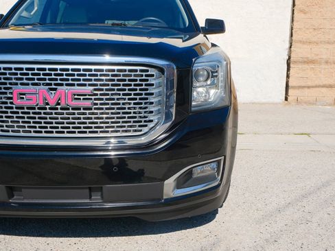 Used 2015 GMC Yukon XL Denali w/ Premium Package image 46