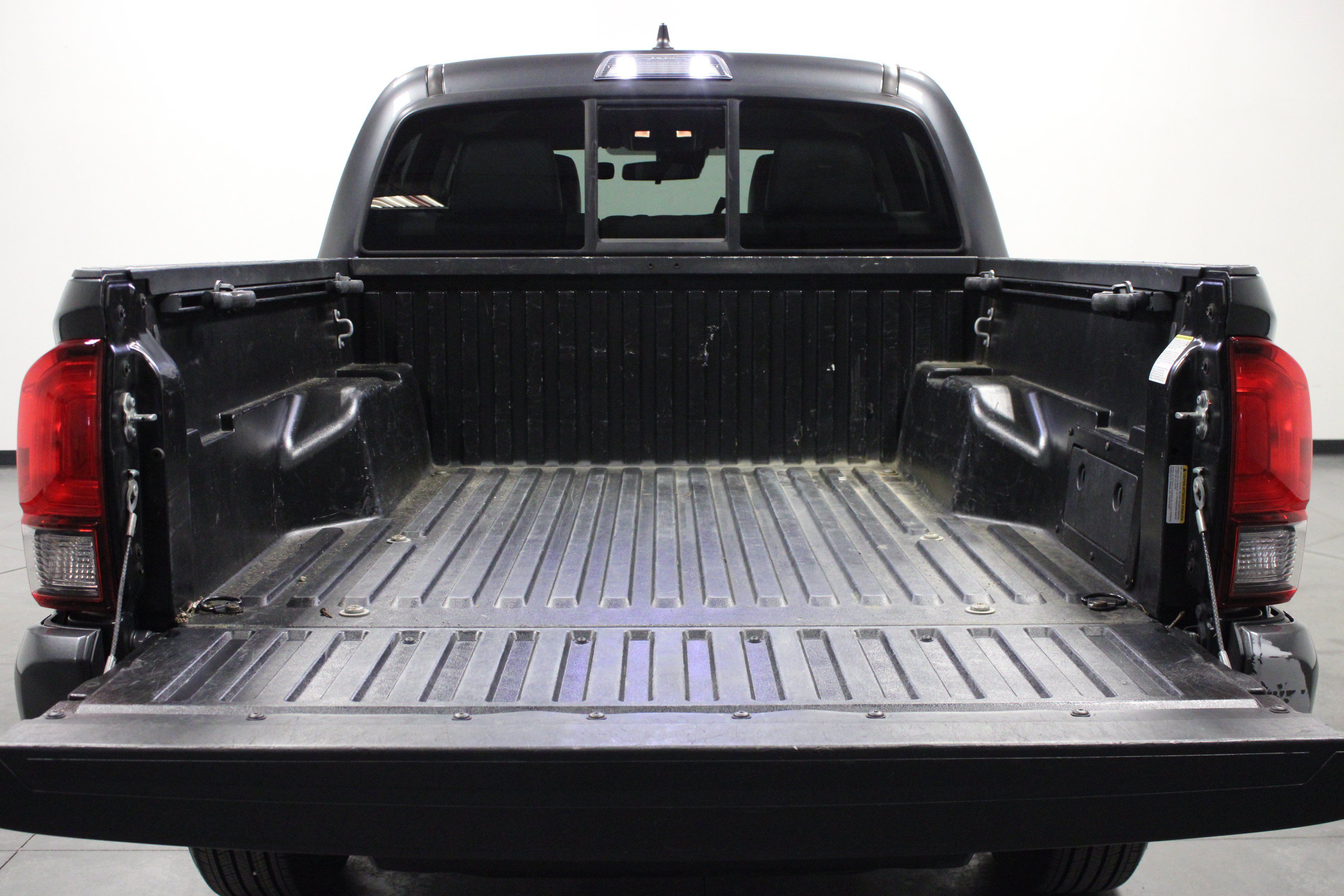 Used 2023 Toyota Tacoma SR RWD image 14