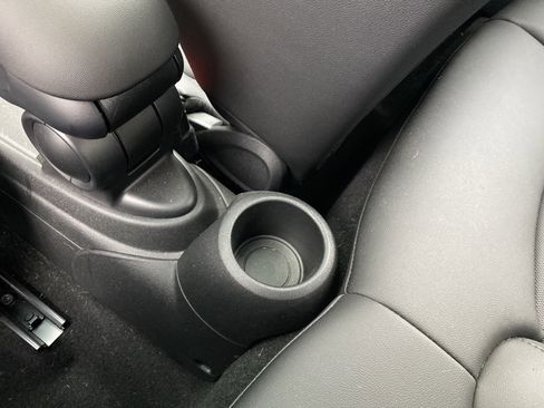 Certified 2024 MINI Cooper SE image 9