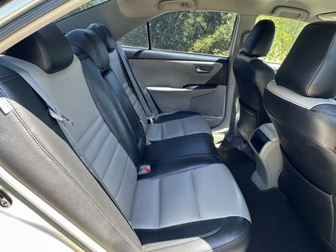 Used 2015 Toyota Camry LE FWD image 18