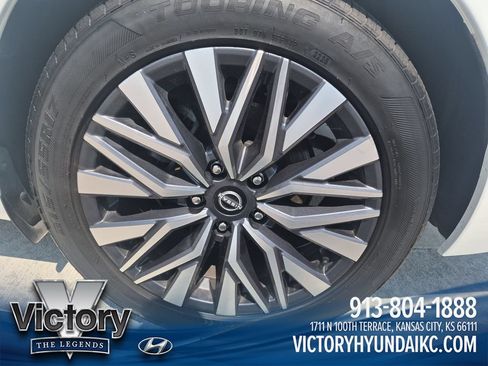 Used 2025 Nissan Altima 2.5 SV FWD image 25