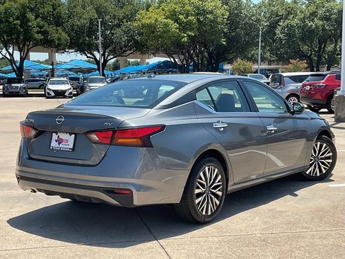 Used 2024 Nissan Altima 2.5 SV FWD image 4
