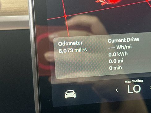 Used 2022 Tesla Model Y Long Range AWD/4WD image 32