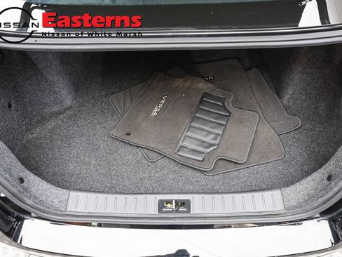 Used 2025 Nissan Versa S FWD image 9
