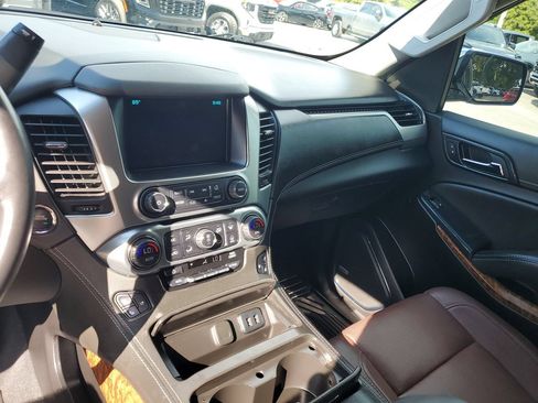 Used 2020 Chevrolet Tahoe Premier w/ Premier Plus Edition RWD image 26