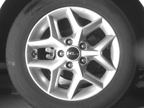 Used 2025 Kia Soul LX w/ LX Technology Package FWD image 15
