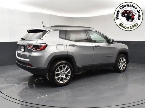 Used 2022 Jeep Compass Latitude image 6
