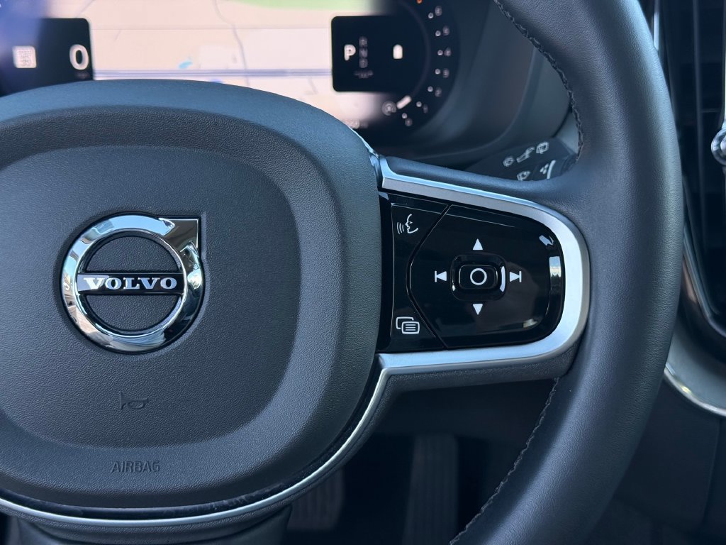Used 2025 Volvo XC60 B5 Plus w/ Climate Package AWD/4WD image 12