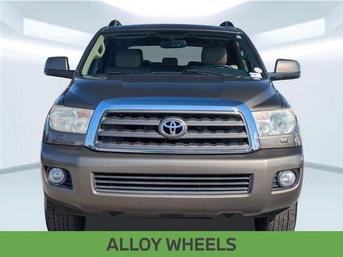 Used 2016 Toyota Sequoia SR5 w/ Premium Package RWD image 11