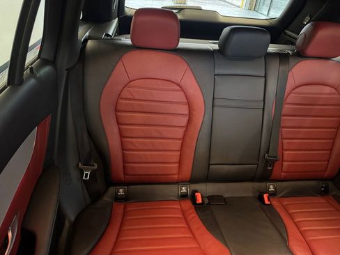 Used 2021 Mercedes-Benz GLC 300 4MATIC image 17