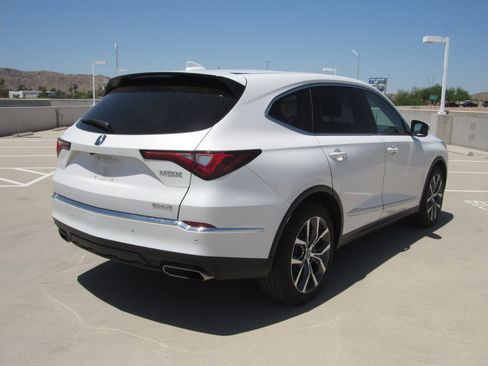 Certified 2024 Acura MDX SH-AWD w/ Technology Package image 5