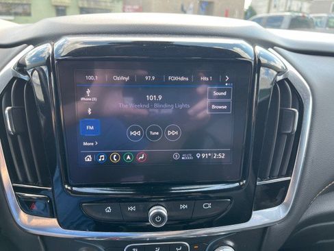 Used 2020 Chevrolet Traverse RS AWD/4WD image 23